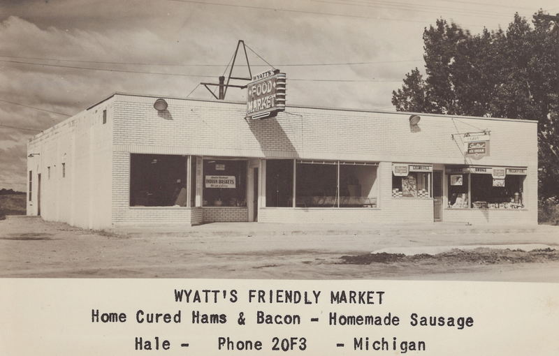 Alwards Market (Wyatts Market) - Vintage Postcard As Wyatts (newer photo)